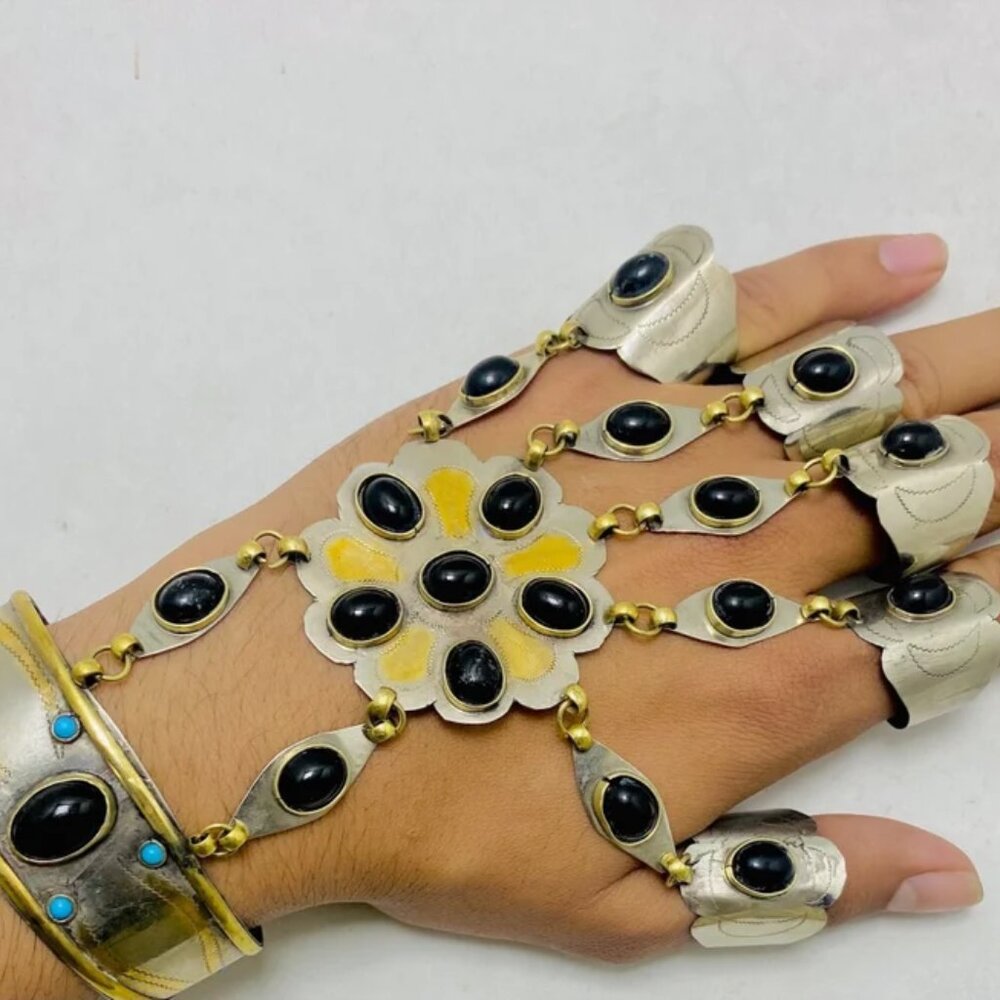 Single Turkmen Bracelet With Rings, Antique Turkmen Slave Bracelet With Black